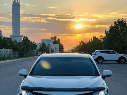 Toyota Camry 2019 года за 15 800 000 тг. в Жетысай