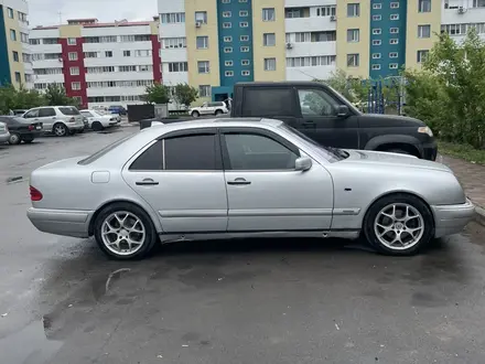 Mercedes-Benz E 300 1997 года за 2 700 000 тг. в Сатпаев – фото 4