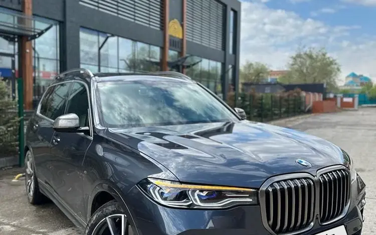 BMW X7 2021 года за 73 700 000 тг. в Астана