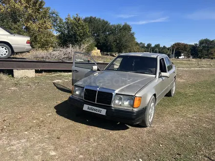 Mercedes-Benz E 320 1990 года за 1 500 000 тг. в Талдыкорган – фото 4