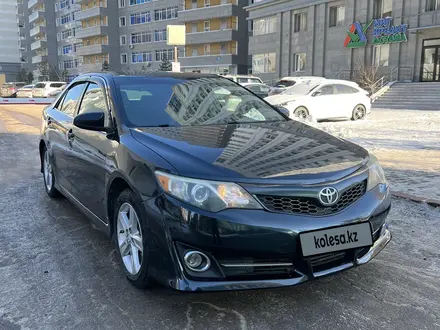 Toyota Camry 2014 года за 8 000 000 тг. в Астана – фото 2