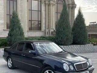 Mercedes-Benz E 280