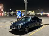 Mercedes-Benz E 320 2001 года за 2 850 000 тг. в Алматы – фото 2