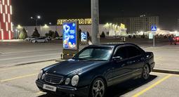 Mercedes-Benz E 320 2001 года за 2 850 000 тг. в Алматы – фото 2