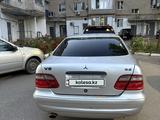 Mercedes-Benz CLK 320 1998 года за 1 250 000 тг. в Уральск – фото 2