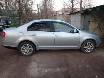 Volkswagen Jetta 2007 года за 4 500 000 тг. в Шымкент – фото 3