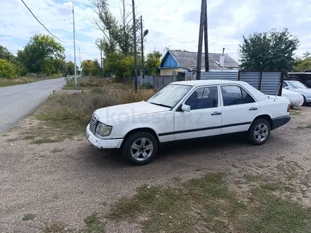 Mercedes-Benz E 200 1987 года за 699 999 тг. в Астана – фото 6