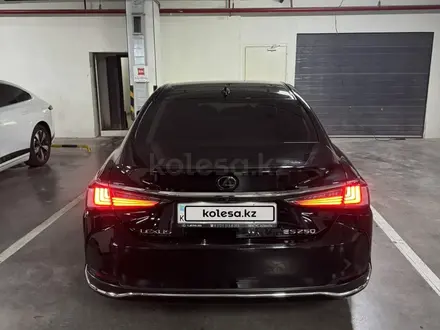 Lexus ES 200 2021 года за 21 000 000 тг. в Алматы – фото 5