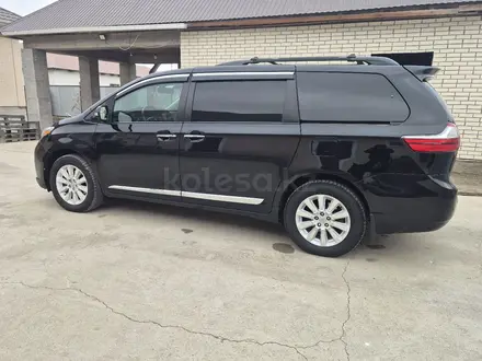 Toyota Sienna 2015 года за 14 500 000 тг. в Атырау – фото 4