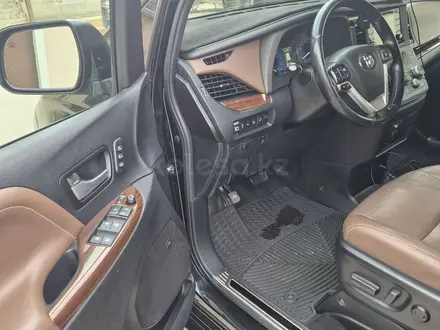 Toyota Sienna 2015 года за 14 500 000 тг. в Атырау – фото 9