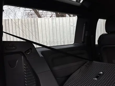 Land Rover Defender 2022 года за 42 500 000 тг. в Алматы – фото 31