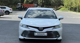 Toyota Camry 2019 года за 13 500 000 тг. в Шымкент