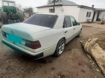 Mercedes-Benz E 230 1991 года за 1 500 000 тг. в Астана – фото 2