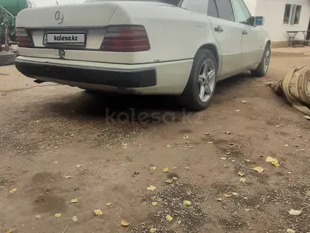 Mercedes-Benz E 230 1991 года за 1 500 000 тг. в Астана – фото 9