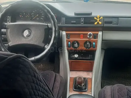 Mercedes-Benz E 230 1991 года за 1 500 000 тг. в Астана – фото 10