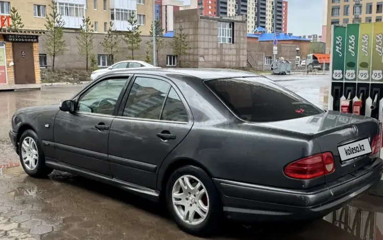 Mercedes-Benz E 230 1997 годаүшін2 500 000 тг. в Астана