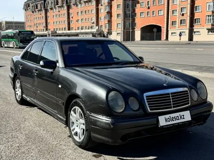 Mercedes-Benz E 230 1997 года за 2 500 000 тг. в Астана – фото 3