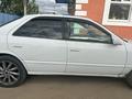 Toyota Camry 1998 годаfor3 200 000 тг. в Актобе – фото 4