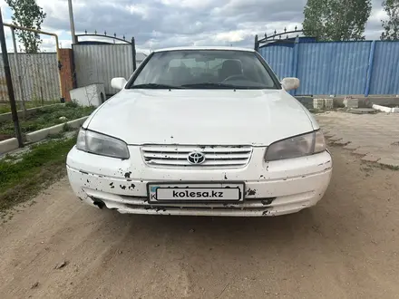 Toyota Camry 1998 года за 3 400 000 тг. в Актобе