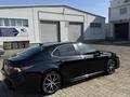 Toyota Camry 2023 года за 11 900 000 тг. в Актобе – фото 5