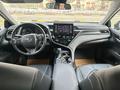 Toyota Camry 2023 года за 11 900 000 тг. в Актобе – фото 8