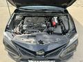 Toyota Camry 2023 года за 11 900 000 тг. в Актобе – фото 9