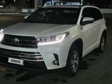Toyota Highlander 2014 года за 10 000 000 тг. в Атырау