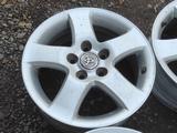 Комплект оригинальных дисков R16. Toyota Camry за 165 000 тг. в Алматы – фото 2