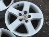 Комплект оригинальных дисков R16. Toyota Camry за 165 000 тг. в Алматы – фото 4