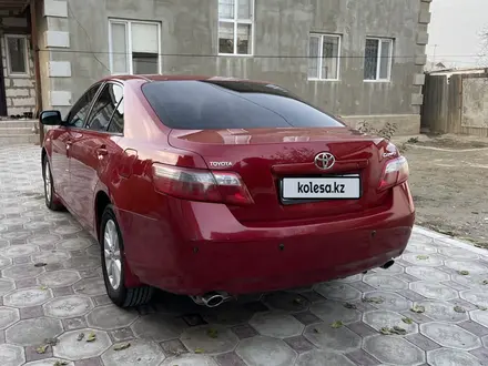 Toyota Camry 2006 года за 6 000 000 тг. в Атырау – фото 2