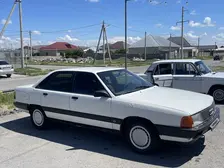Audi 100, 1990