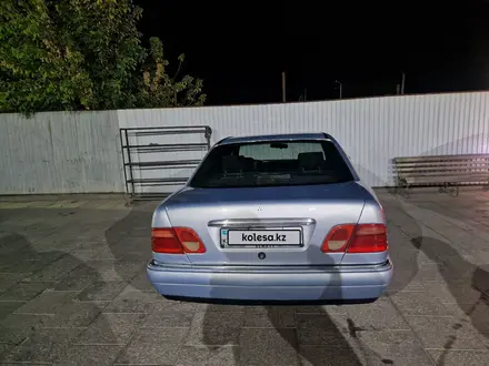 Mercedes-Benz E 280 1996 года за 1 600 000 тг. в Кызылорда – фото 3