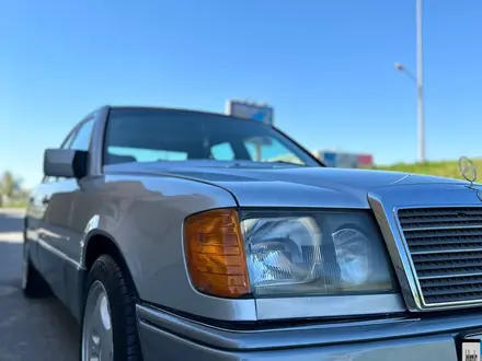 Mercedes-Benz E 280 1993 года за 2 200 000 тг. в Туркестан – фото 2