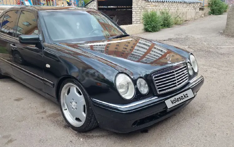 Mercedes-Benz E 55 AMG 1996 годаfor6 000 000 тг. в Астана