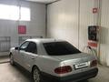 Mercedes-Benz E 220 1998 года за 1 400 000 тг. в Кокшетау