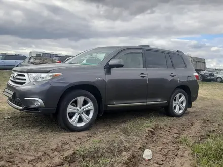 Toyota Highlander 2013 года за 17 000 000 тг. в Петропавловск – фото 2