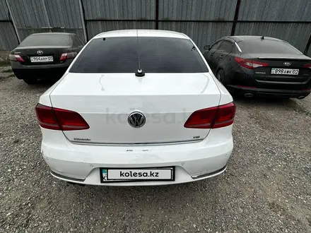 Volkswagen Passat 2011 года за 3 520 000 тг. в Алматы – фото 2