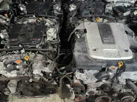 Двигатель Мотор Infiniti FX37 объём 3.7 литр VQ 35 Коробка АКПП Автоматүшін850 000 тг. в Алматы – фото 2