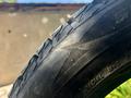 Шины Bridgestone Blizzak почти новую зимнюю на шипах комплект 4шт за 220 000 тг. в Алматы – фото 2