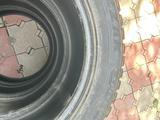 Шины Bridgestone Blizzak почти новую зимнюю на шипах комплект 4шт за 220 000 тг. в Алматы – фото 4