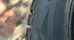 Шины Bridgestone Blizzak почти новую зимнюю на шипах комплект 4штүшін220 000 тг. в Алматы – фото 5
