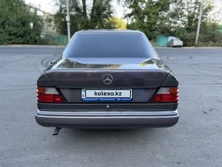 Mercedes-Benz E 200 1992 года за 2 300 000 тг. в Тараз – фото 4