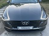 Hyundai Sonata 2022 года за 10 500 000 тг. в Шымкент – фото 2