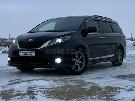 Toyota Sienna 2015 года за 12 500 000 тг. в Актобе – фото 9