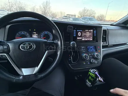 Toyota Sienna 2015 года за 12 500 000 тг. в Актобе – фото 10