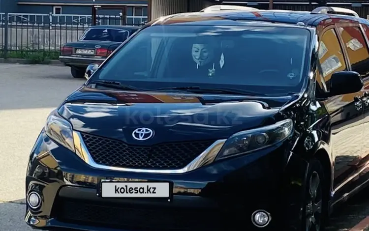 Toyota Sienna 2015 года за 12 500 000 тг. в Актобе