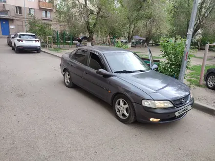 Opel Vectra 1996 года за 1 800 000 тг. в Караганда – фото 2