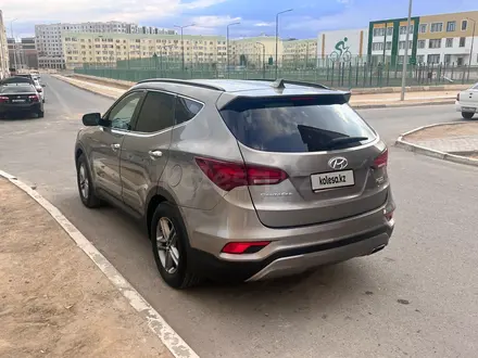Hyundai Santa Fe 2017 года за 6 300 000 тг. в Актау – фото 4