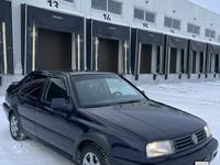 Volkswagen Vento 1993 годаfor1 000 000 тг. в Караганда