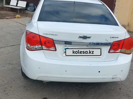 Chevrolet Cruze 2014 года за 3 200 000 тг. в Атырау – фото 3